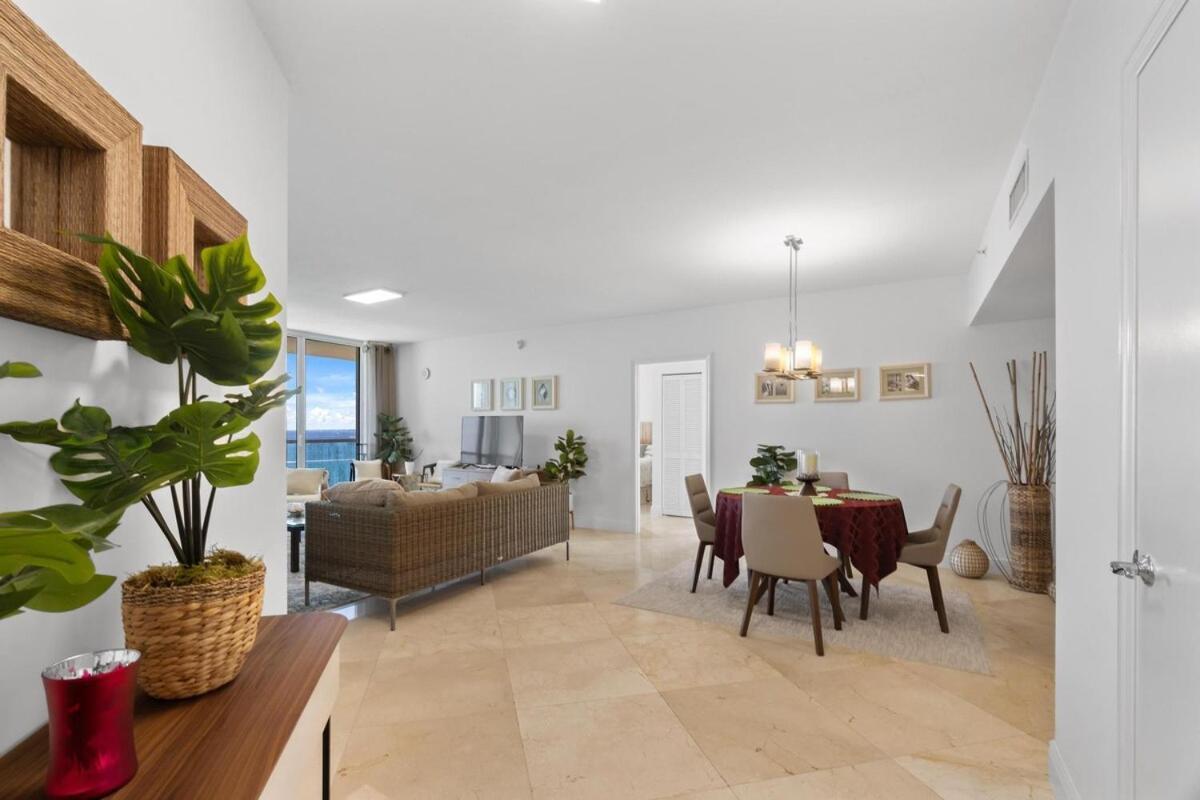 Luxury 2-Bedrooms Oceanfront Condo In Sunny Isles サニーアイルズビーチ エクステリア 写真