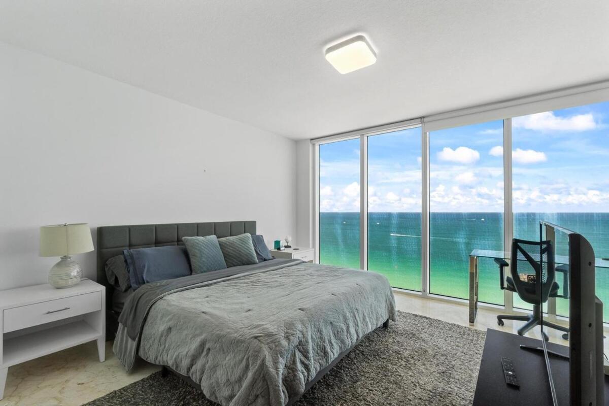 Luxury 2-Bedrooms Oceanfront Condo In Sunny Isles サニーアイルズビーチ エクステリア 写真