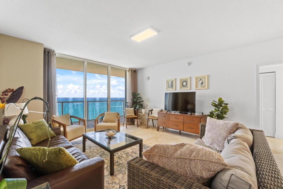 Luxury 2-Bedrooms Oceanfront Condo In Sunny Isles サニーアイルズビーチ エクステリア 写真