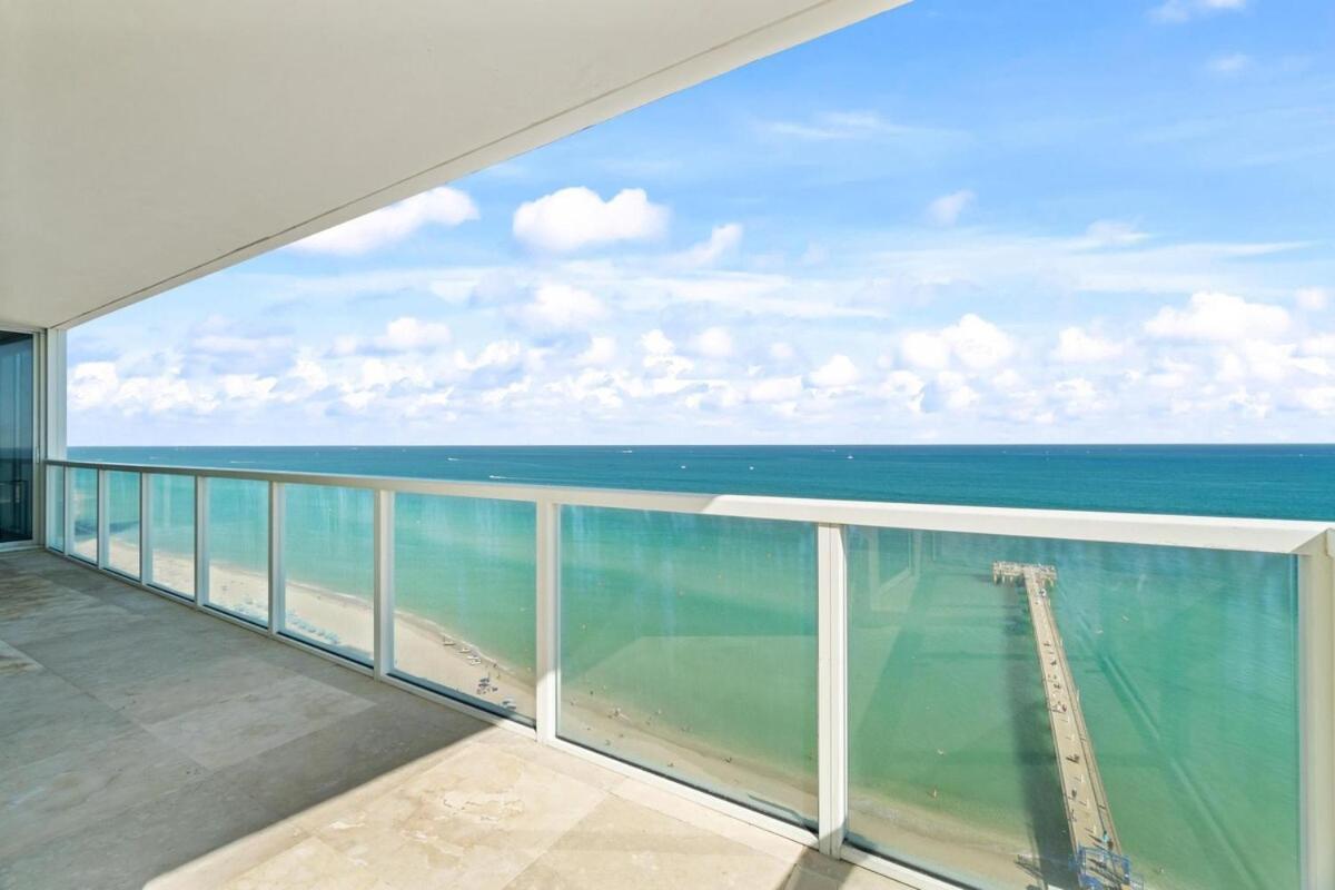 Luxury 2-Bedrooms Oceanfront Condo In Sunny Isles サニーアイルズビーチ エクステリア 写真